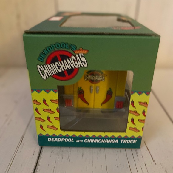 Funko Marvel Deadpool with Chimichanga Truck - Picture 4 of 4